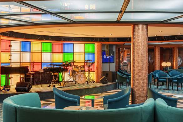 MSC Cruises MSC Sinfonia Manhattan Bar 3 ©MSC Rights - Ivan Sarfatti.jpg